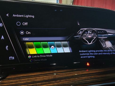 Used 2023 Cadillac Escalade Luxury AWD/4WD image 36