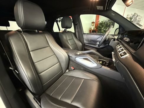 Used 2022 Mercedes-Benz GLE 450 4MATIC w/ AMG Line Exterior image 11