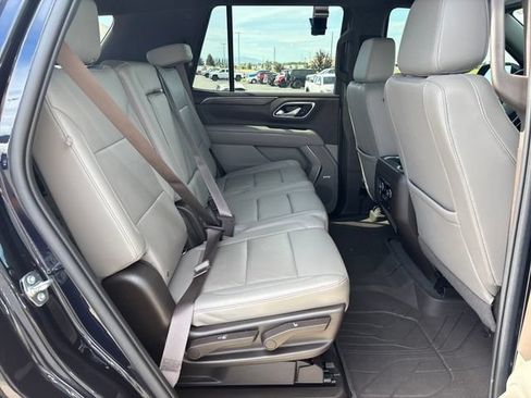 Certified 2022 Chevrolet Tahoe Z71 w/ Luxury Package AWD/4WD image 24