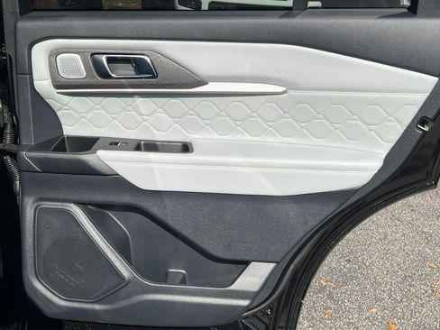 New 2026 Ford Explorer Platinum w/ LUX Leather Package image 17