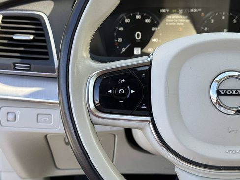 Used 2022 Volvo XC90 T5 Momentum w/ Protection Package Premier FWD image 17