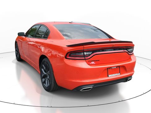Used 2022 Dodge Charger SXT w/ Blacktop Package RWD image 4