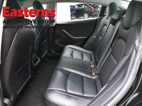Used 2018 Tesla Model 3 RWD image 16