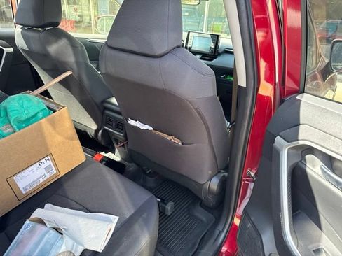 Used 2019 Toyota RAV4 XLE w/ Convenience Package FWD image 19