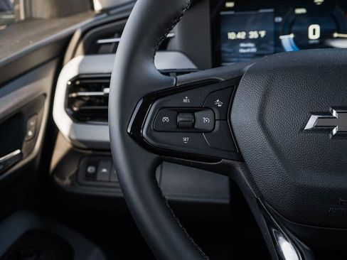 New 2027 Chevrolet Bolt LT w/ Comfort Package FWD image 19