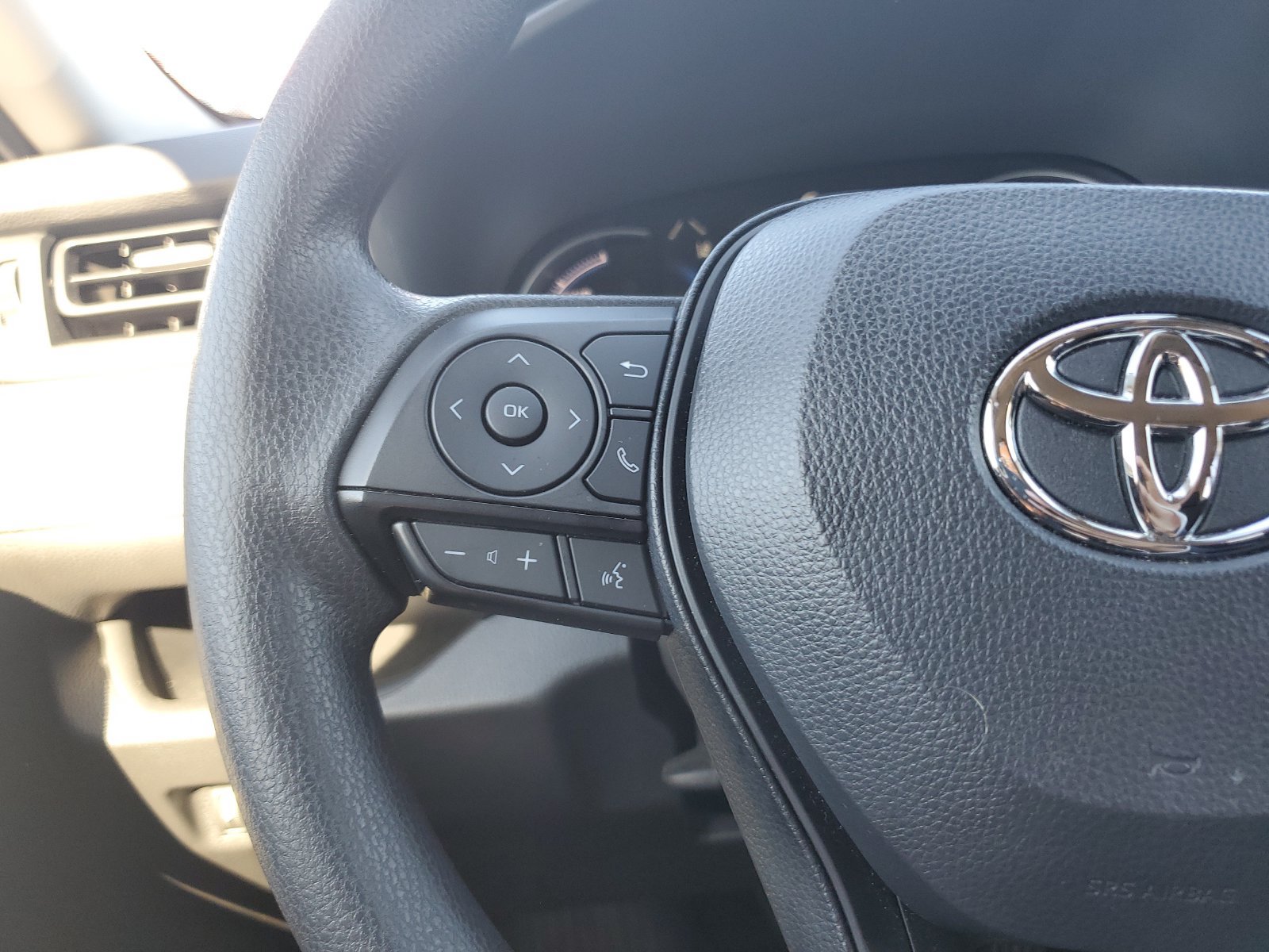 Used 2025 Toyota RAV4 LE AWD/4WD image 22