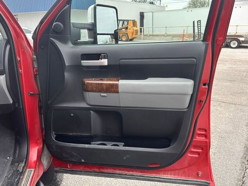 Used 2013 Toyota Tundra Platinum image 23