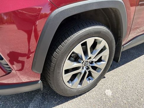 Used 2019 Toyota RAV4 Limited w/ Cold Weather Package FWD image 10