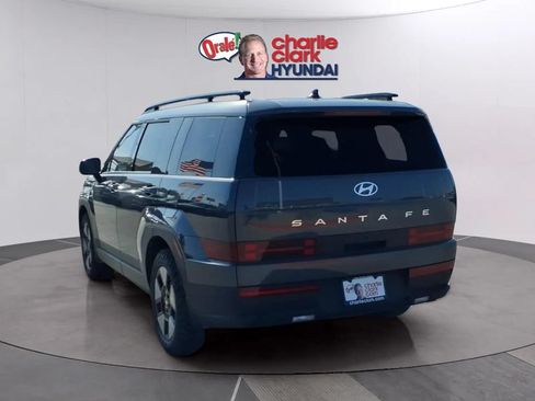 Used 2024 Hyundai Santa Fe SEL FWD image 3