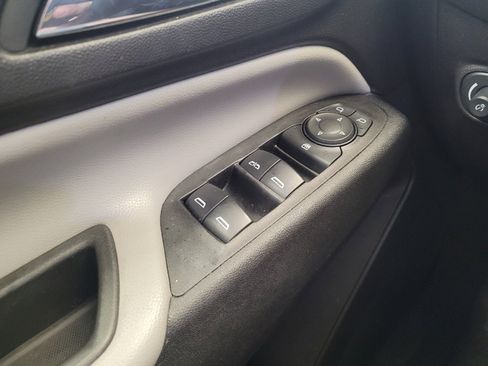 Used 2020 Chevrolet Equinox LS FWD image 27