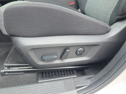 Used 2023 Nissan Rogue SV AWD/4WD image 14