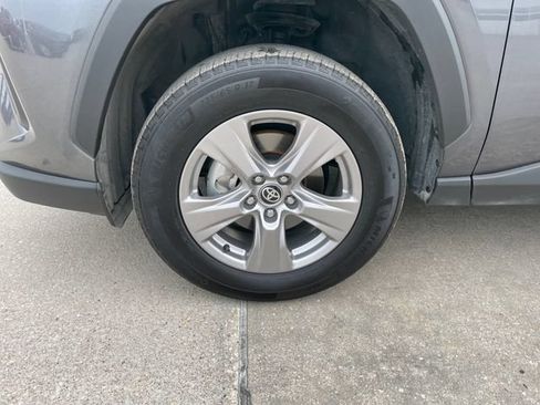 Used 2025 Toyota RAV4 XLE FWD image 29