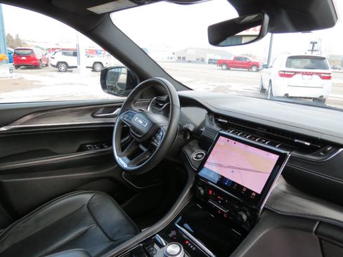 Used 2024 Jeep Grand Cherokee L Overland w/ Trailer Tow Package image 10