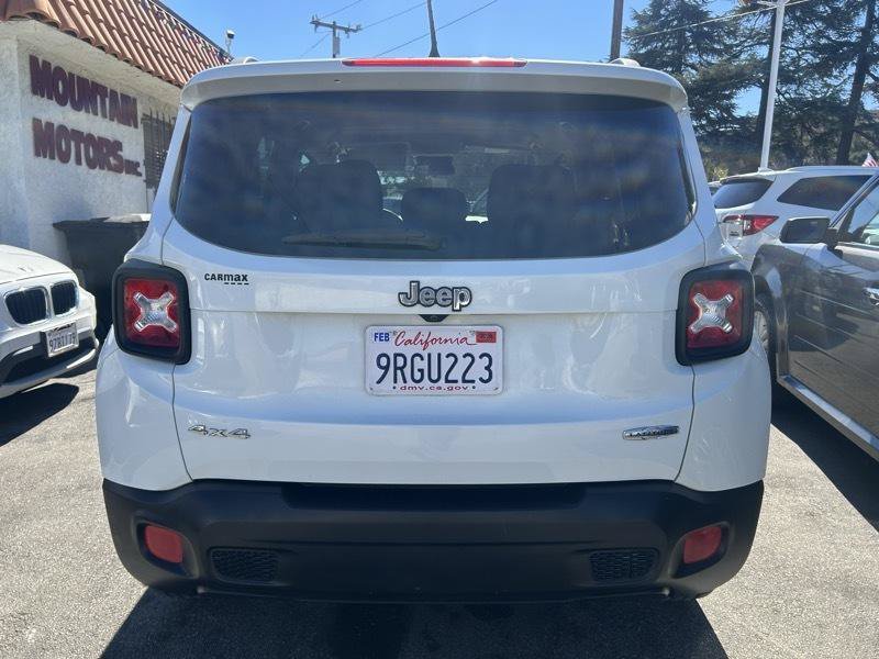 Used 2017 Jeep Renegade Latitude AWD/4WD image 4