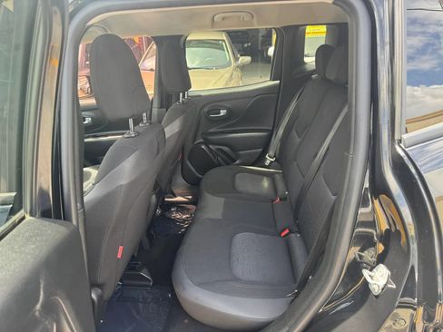 Used 2019 Jeep Renegade Trailhawk AWD/4WD image 9