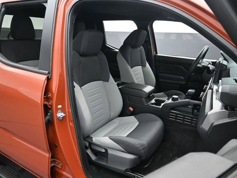 Used 2025 Toyota Tacoma TRD Sport image 26