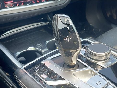 Used 2020 BMW 740i w/ M Sport Package RWD image 38