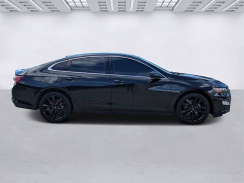 Used 2022 Chevrolet Malibu LT w/ Midnight Edition FWD image 3