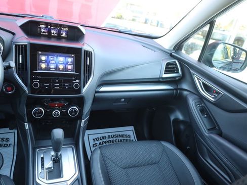 Used 2023 Subaru Forester Premium image 18