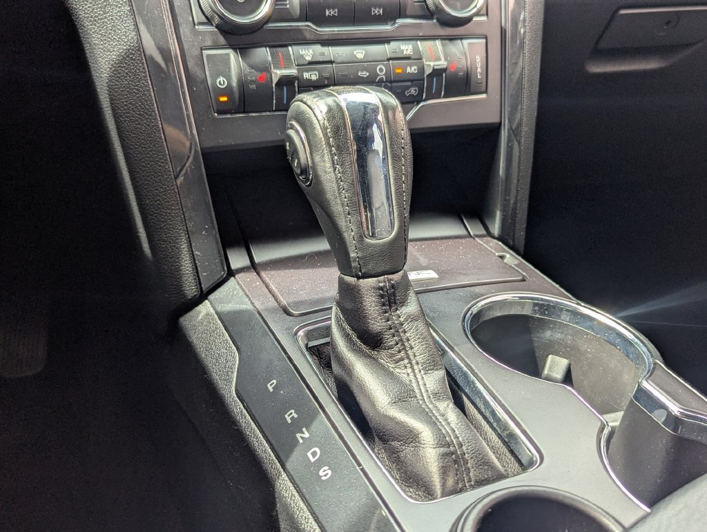 Used 2018 Ford Explorer XLT w/ Equipment Group 202A FWD image 21