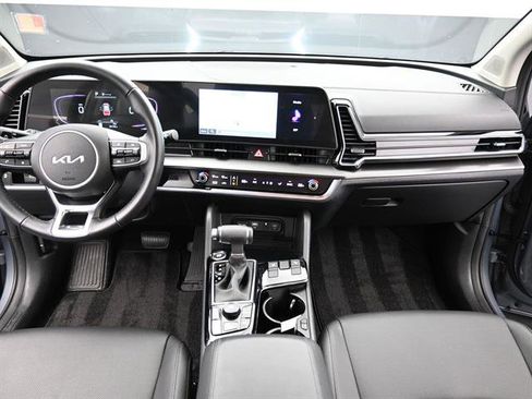 Used 2025 Kia Sportage EX image 11