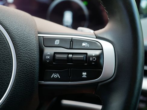 Certified 2025 Kia Sportage SX Prestige AWD/4WD image 29