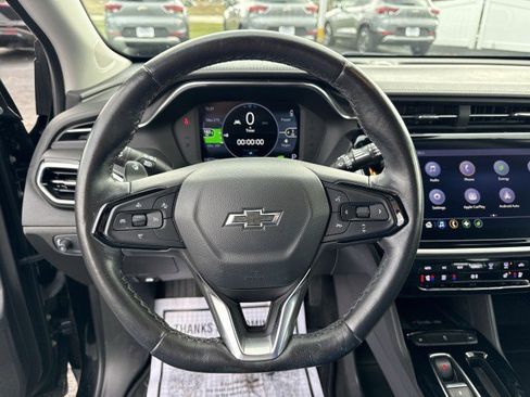 Certified 2022 Chevrolet Bolt EUV LT w/ Convenience Package image 11