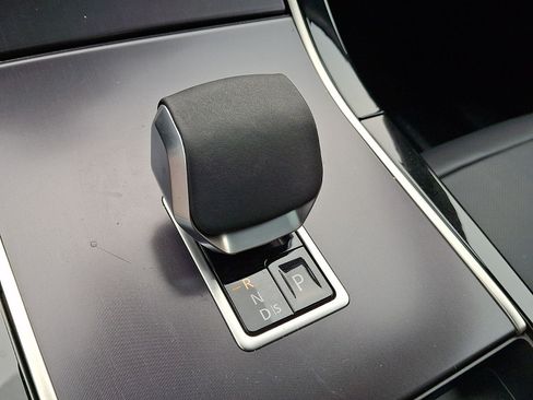 Certified 2026 Land Rover Range Rover Velar Dynamic SE AWD/4WD image 25