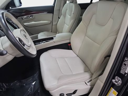 Used 2019 Volvo XC90 T5 Momentum w/ Multimedia Package AWD/4WD image 13