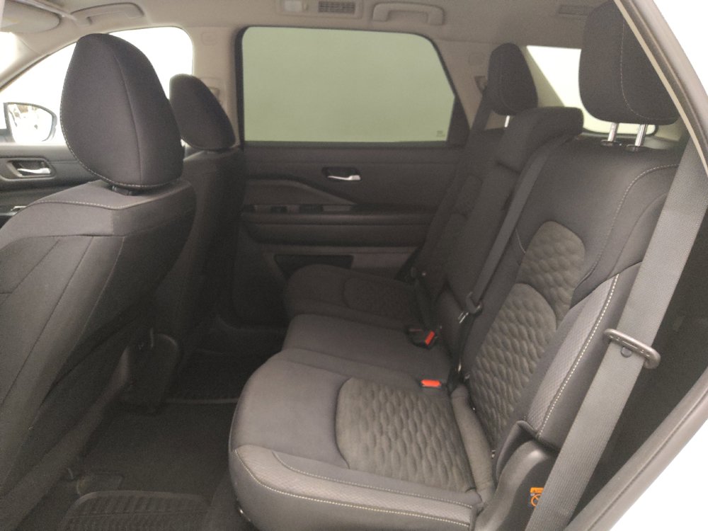 Used 2022 Nissan Pathfinder SV AWD/4WD image 18