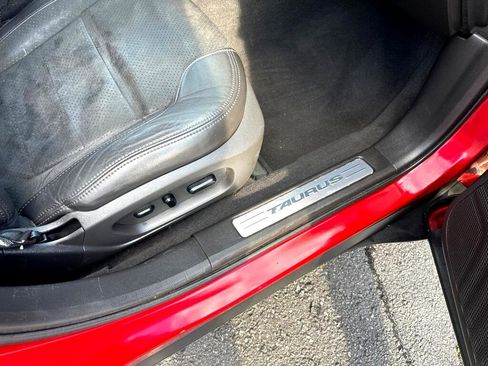 Used 2010 Ford Taurus SHO image 28