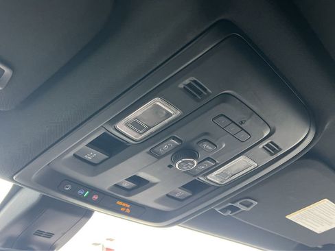 Used 2021 Chevrolet Suburban High Country w/ Premium Package image 12