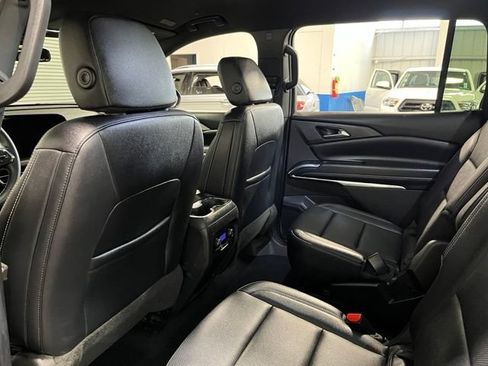 Used 2026 Chevrolet Traverse LT FWD image 18