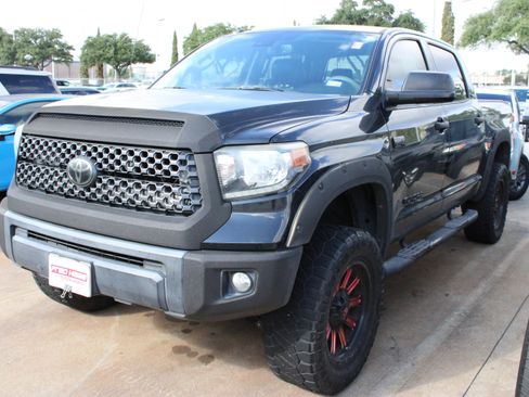 Used 2019 Toyota Tundra SR5 w/ SR5 Upgrade Package AWD/4WD image 5