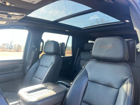 Used 2023 Chevrolet Tahoe High Country w/ Premium Package 2 image 17