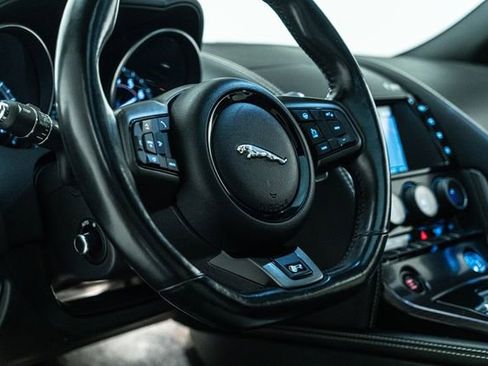 Used 2016 Jaguar F-TYPE R image 23