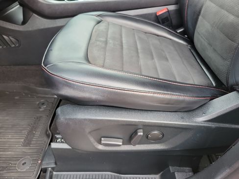 Used 2020 Ford Edge ST-Line w/ Cold Weather Package image 5