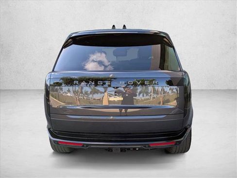 Used 2025 Land Rover Range Rover SE AWD/4WD image 7