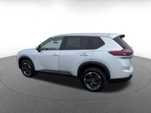 Used 2025 Nissan Rogue SV image 9
