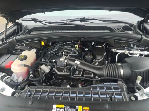 Used 2023 Jeep Grand Cherokee L Laredo image 23