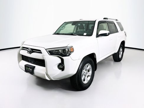 Used 2022 Toyota 4Runner SR5 image 3