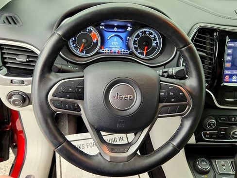 Used 2019 Jeep Cherokee Limited AWD/4WD image 13