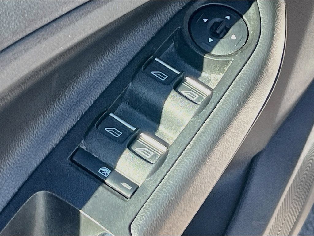 Used 2017 Ford Escape Titanium FWD image 18