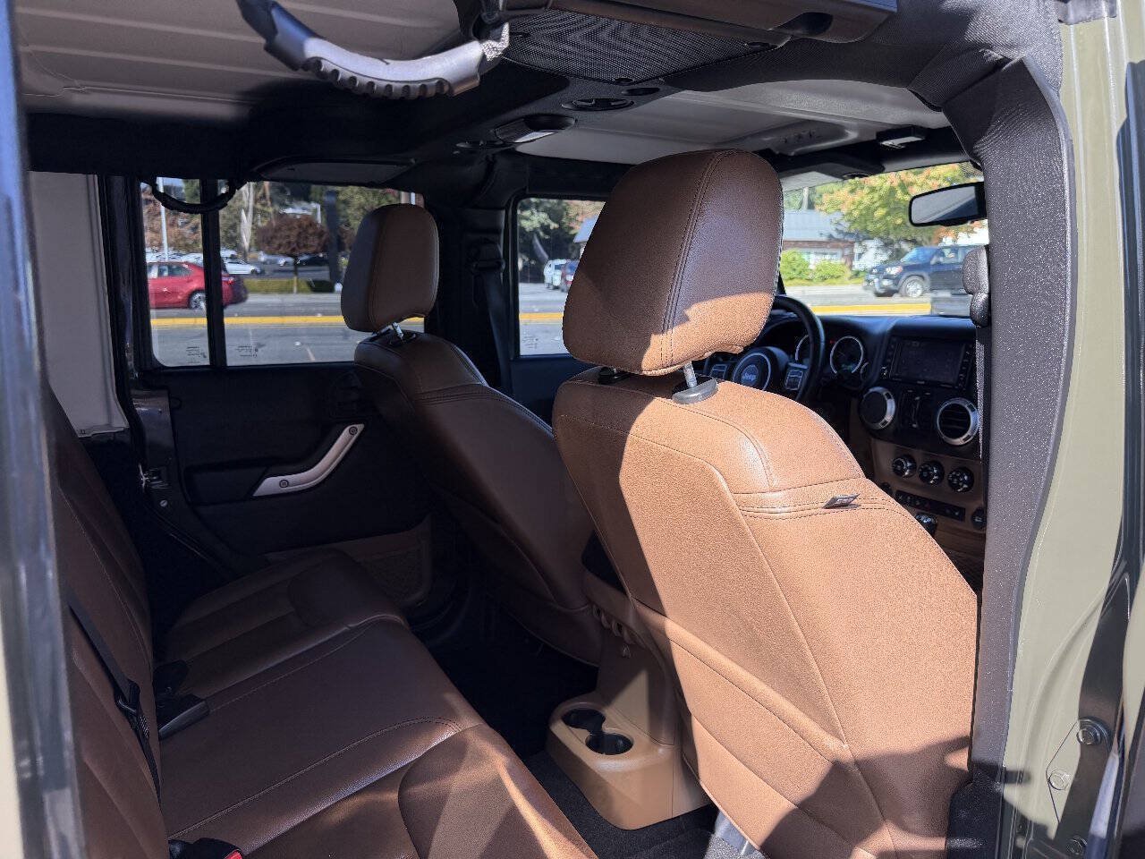 Used 2015 Jeep Wrangler Unlimited Sahara w/ Max Tow Package AWD/4WD image 23