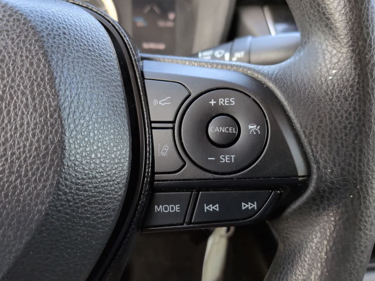 Used 2021 Toyota Corolla LE FWD image 23