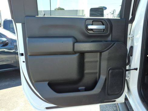 Used 2021 Chevrolet Silverado 2500 Custom w/ Custom Convenience Package AWD/4WD image 11
