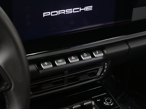 Used 2024 Porsche 911 Carrera image 28