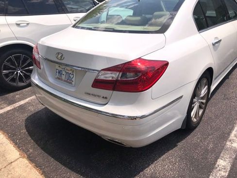 Used 2012 Hyundai Genesis 4.6 RWD image 11