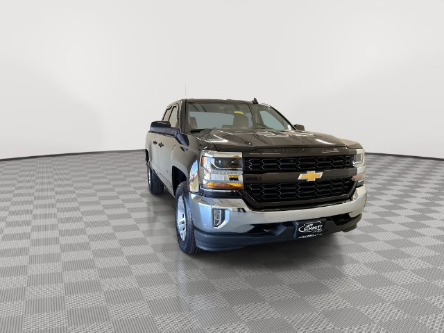 Used 2018 Chevrolet Silverado 1500 LT w/ All Star Edition AWD/4WD image 3