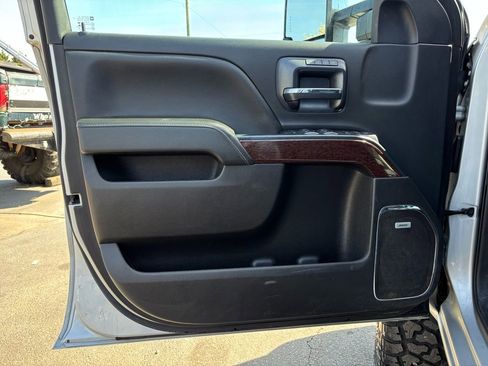 Used 2019 GMC Sierra 2500 SLT w/ Duramax Plus Package image 18